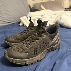 Women’s athletic nonslip sneakers size 7/7.5